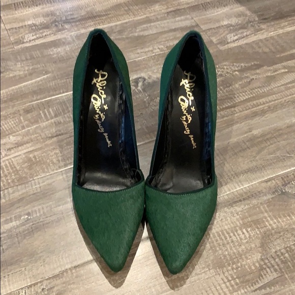 Alice + Olivia Shoes - Alice and Olivia ✨NWOT✨Pony Hair Pump Alice + Olivia Shoes - Alice and Olivia ✨NWOT✨Pony Hair Pump